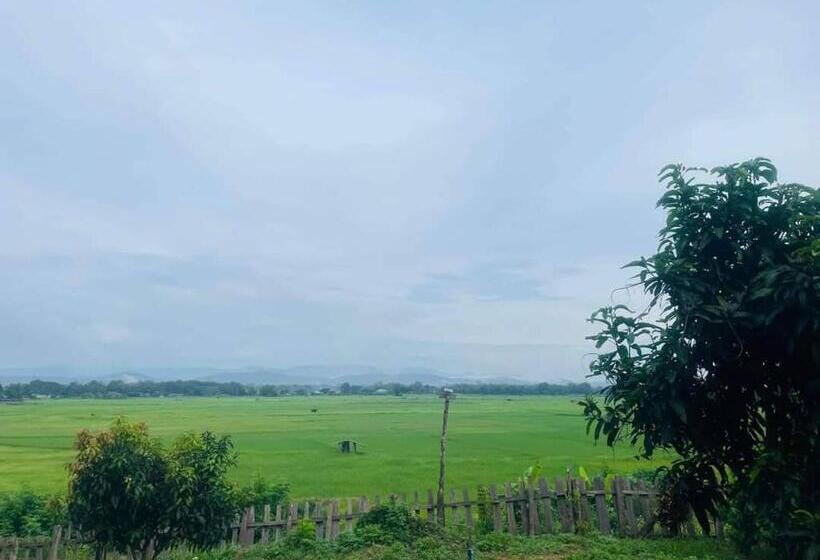 بنسيون เฮือนริมทุ่งมีแสน