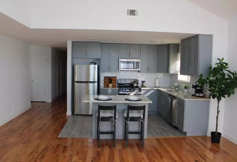 پانسیون Cozy & Deluxe Apartment   Ez Access To Nyc