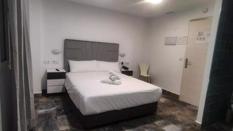 پانسیون Hostal Nervion