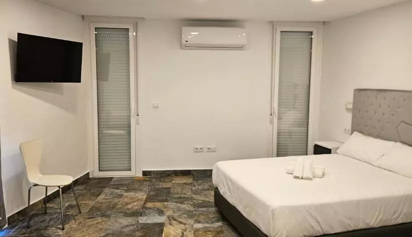پانسیون Hostal Nervion