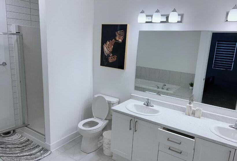 פנסיון Light House