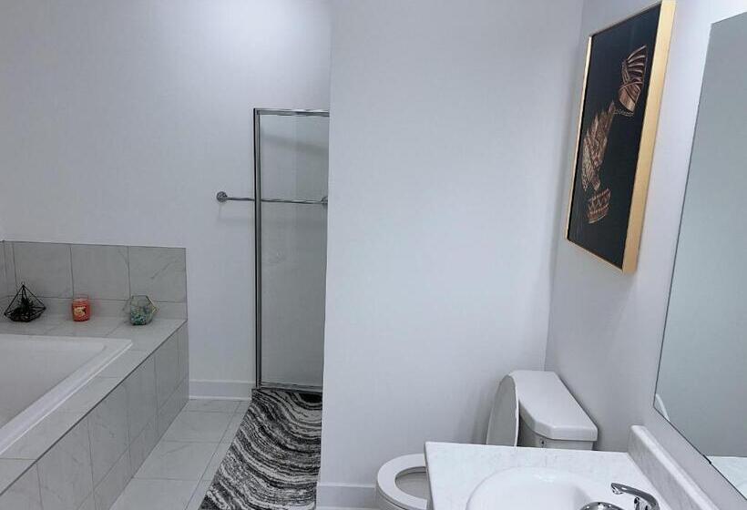 פנסיון Light House