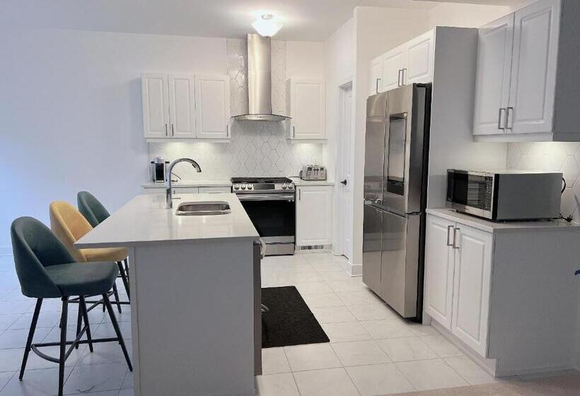 פנסיון Light House