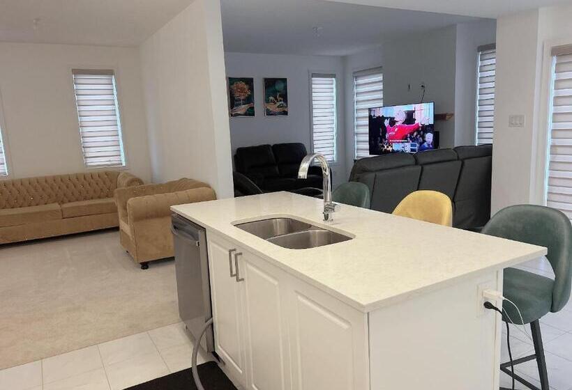 פנסיון Light House