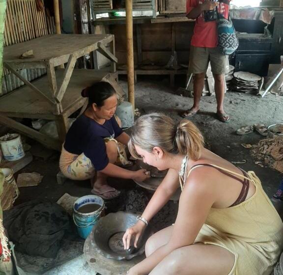 مبيت وإفطار D  Pottery Homestay