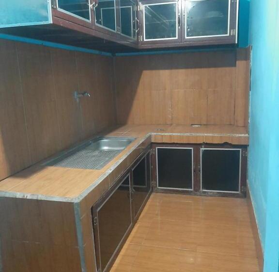 مبيت وإفطار D  Pottery Homestay