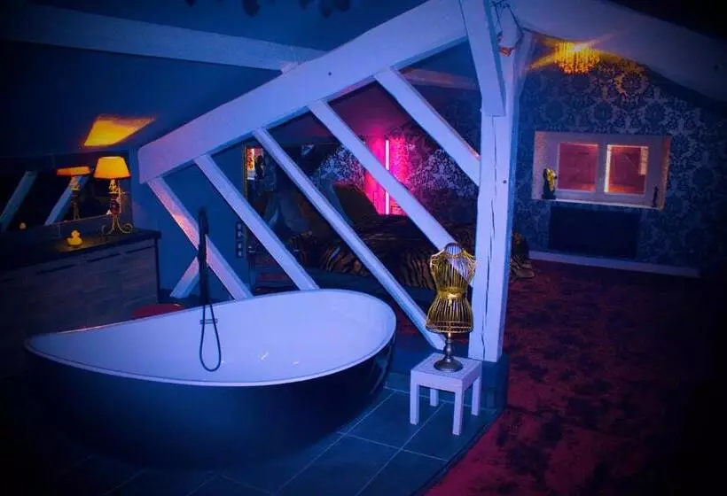 تختخواب و صبحانه Love Room Chic&glam