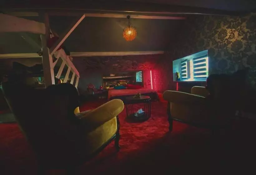 تختخواب و صبحانه Love Room Chic&glam