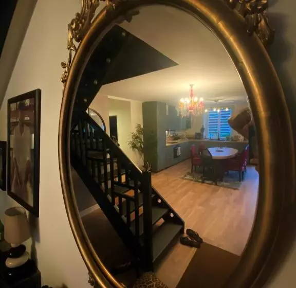 تختخواب و صبحانه Love Room Chic&glam