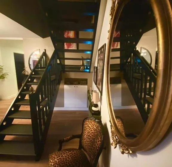 تختخواب و صبحانه Love Room Chic&glam