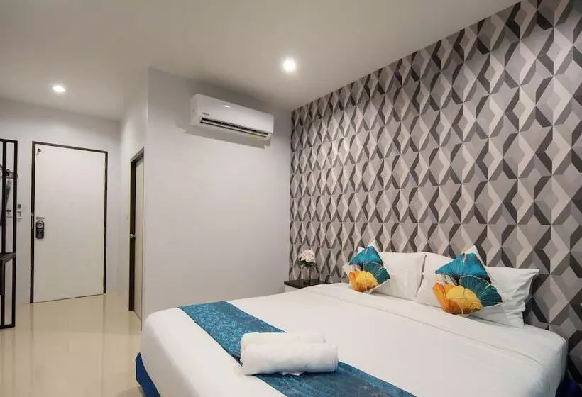 Hotelli Chanakarn Pool Access Rawai