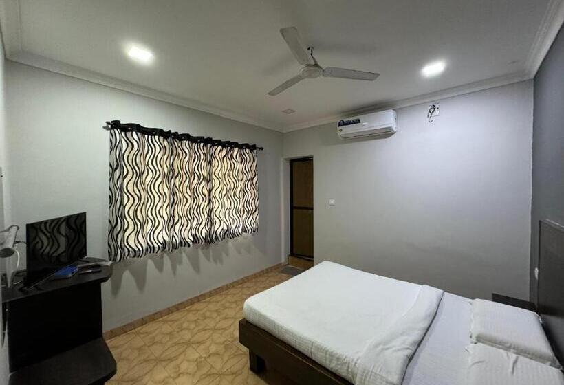 Hotel Frankies Holiday Inn