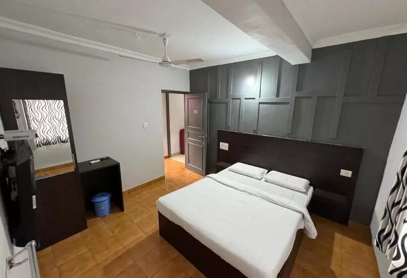 Hotelli Frankies Holiday Inn