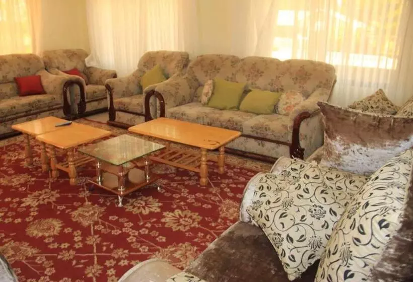 هتل Juniper Green Gardens Resort