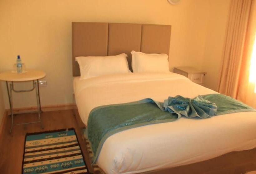 هتل Juniper Green Gardens Resort