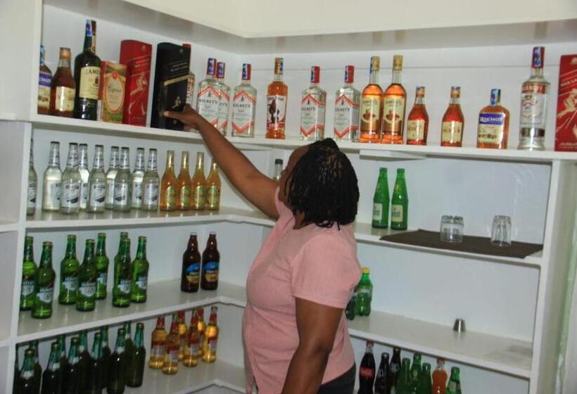 هتل Juniper Green Gardens Resort