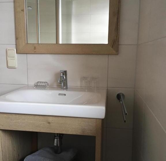 Отель Mönchsberghof