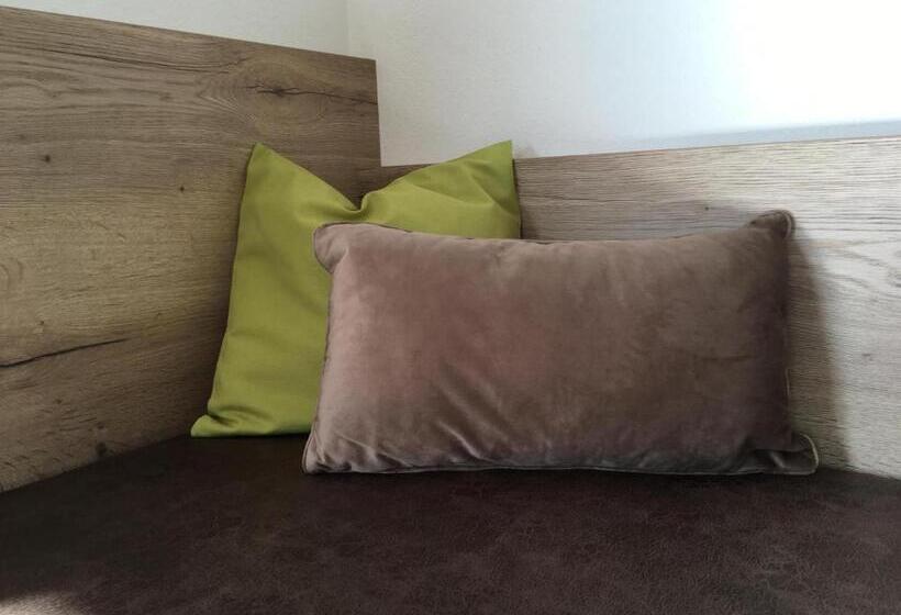 Отель Mönchsberghof