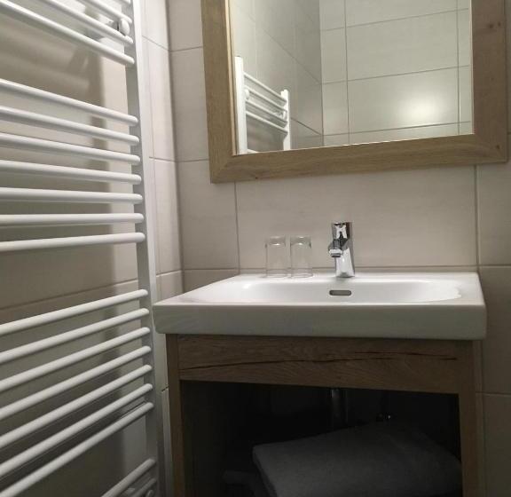 Отель Mönchsberghof