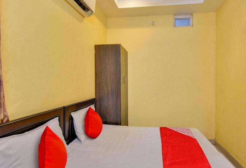 ホテル Oyo Flagship Adithya Residency