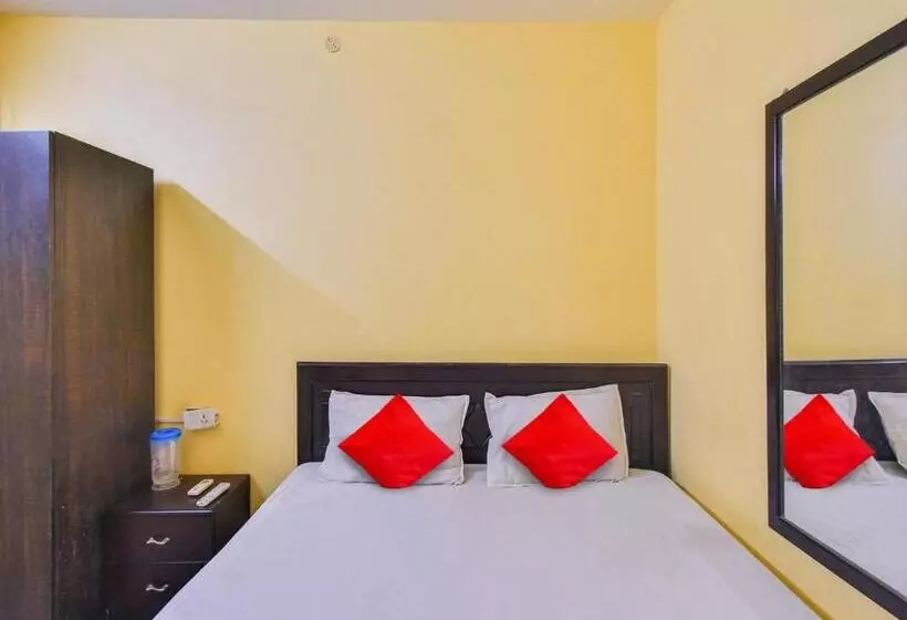 ホテル Oyo Flagship Adithya Residency