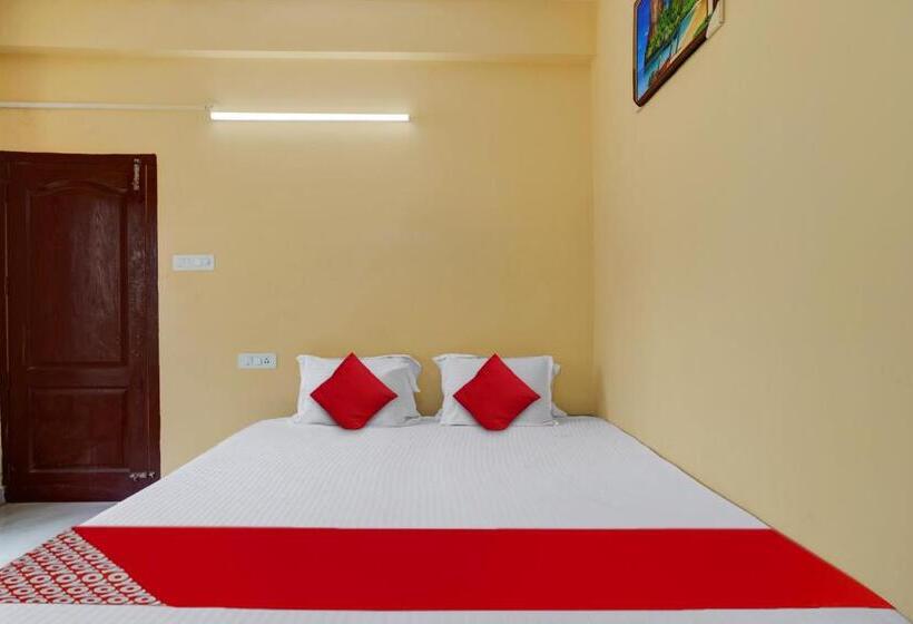 Hotelli Oyo Flagship Souparnika Residency