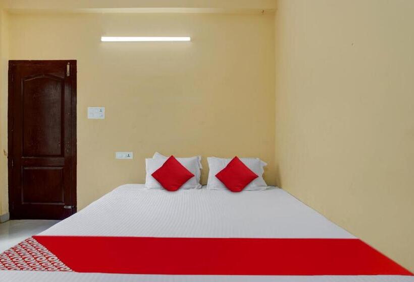 Hotelli Oyo Flagship Souparnika Residency
