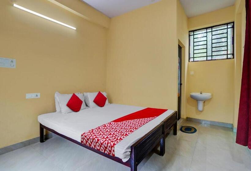 Hotelli Oyo Flagship Souparnika Residency