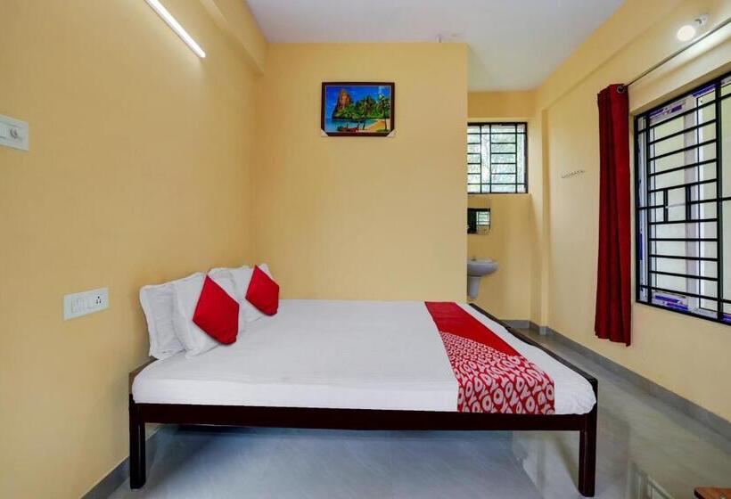 Hotelli Oyo Flagship Souparnika Residency