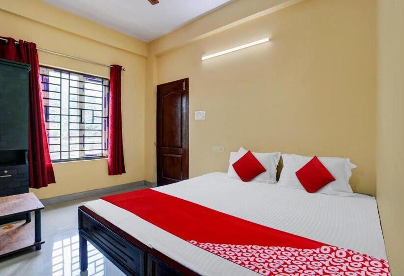 Hotelli Oyo Flagship Souparnika Residency