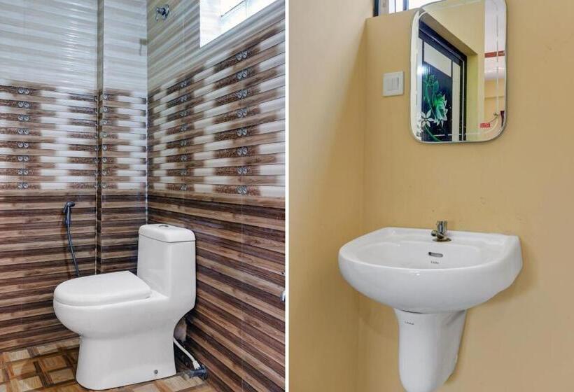 Hotelli Oyo Flagship Souparnika Residency