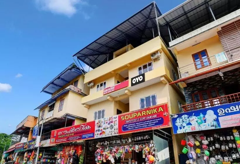 ホテル Oyo Flagship Souparnika Residency