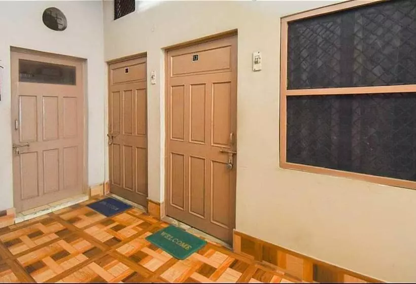 ホテル Oyo Yatra Guest House