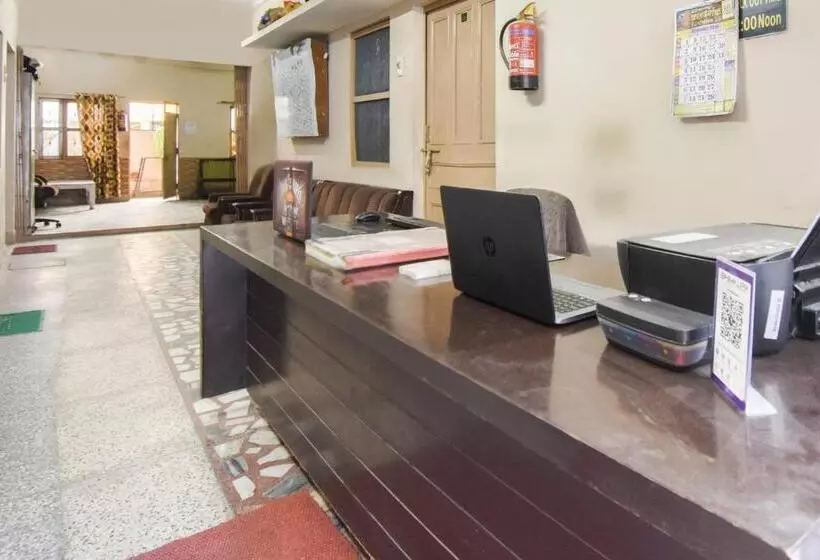 ホテル Oyo Yatra Guest House