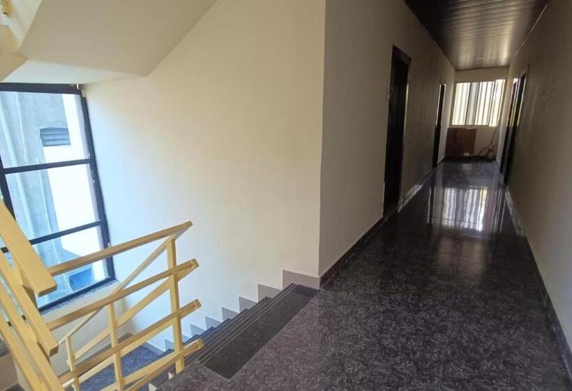 ホテル Sai Nidhi Lodging & Boarding