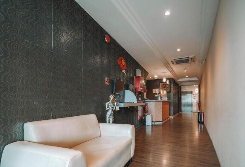 Noble Hotel Express, Check In 10pm, Check Out 9am