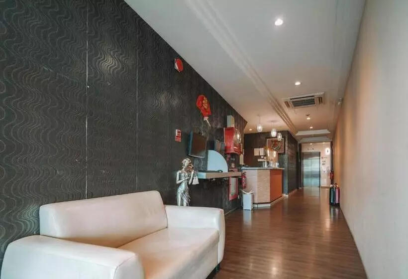 Noble Hotel Express, Check In 10pm, Check Out 9am