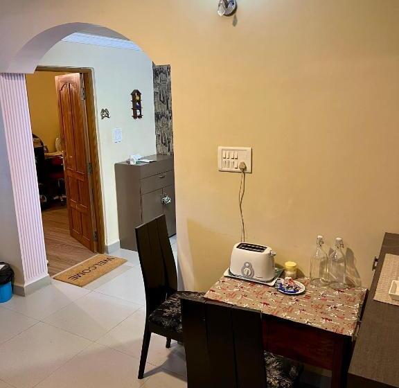 بنسيون Fernandes Homestay  Amor