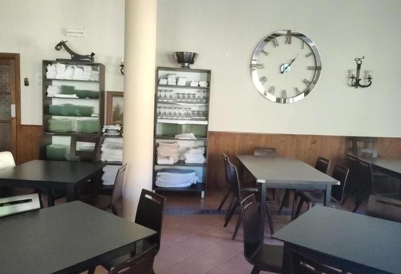 ペンション Hostal Restaurante Andra