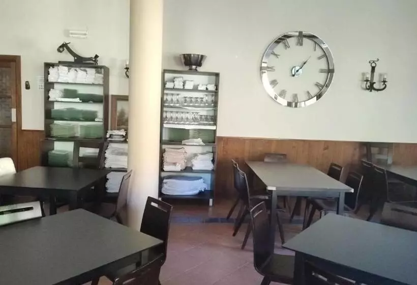 ペンション Hostal Restaurante Andra