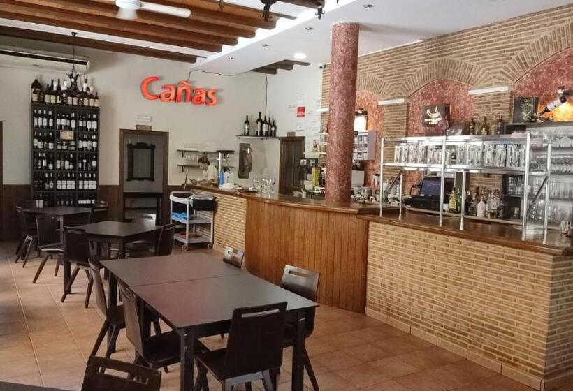 ペンション Hostal Restaurante Andra