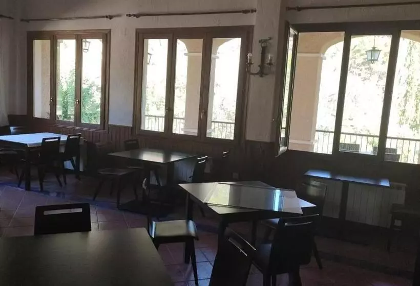 ペンション Hostal Restaurante Andra