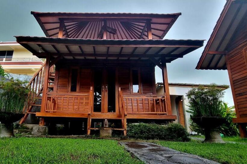 Pensjonat Mayeka Transit Hostel Bandara Internasional Lombok