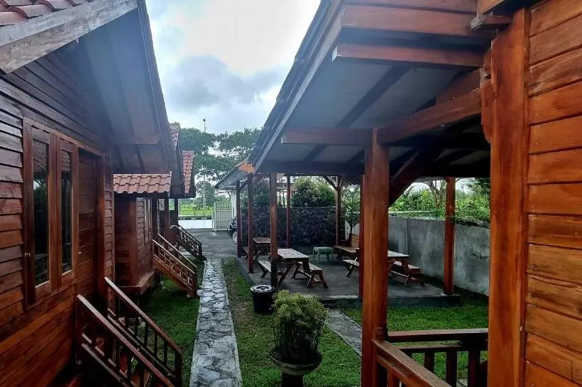 ペンション Mayeka Transit Hostel Bandara Internasional Lombok