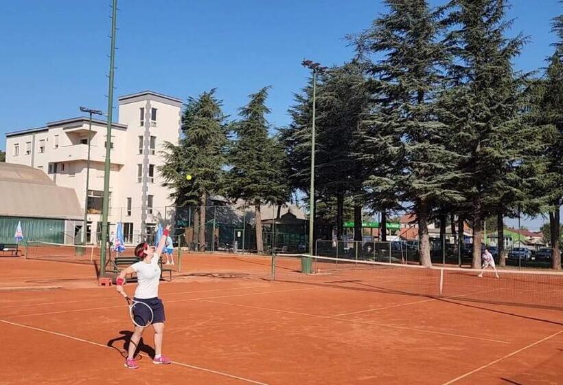 Roomsapartments Popcourt