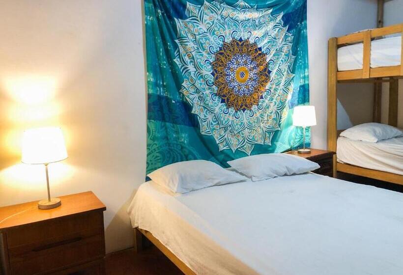 ユースホステル Casa Mauka Habitación Múltiple