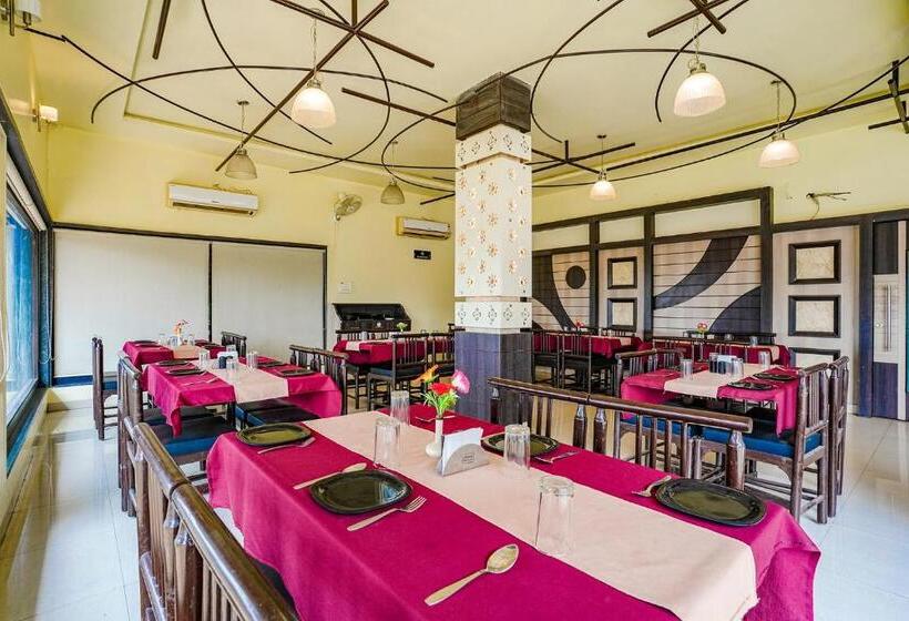 Fabhotel Mint Resort