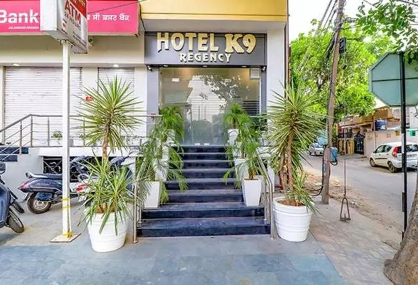 Fabhotel Regency K9 Model Town
