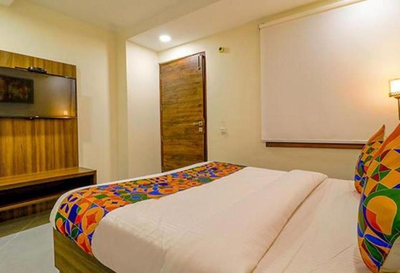 Fabhotel Regency K9 Model Town