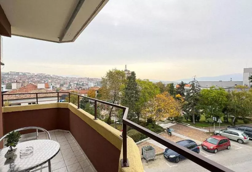 ホテル Dezudava Family